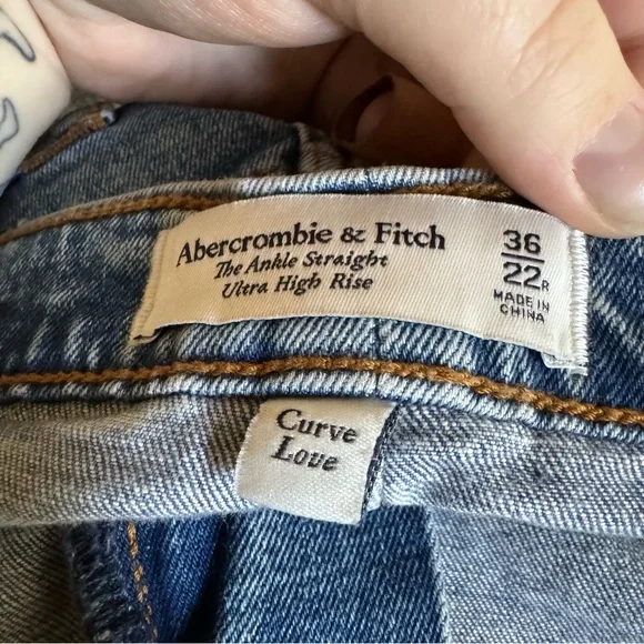 Abercrombie | Curve Love The Ankle Straight Ultra High Rise Jeans - Picture 6 of 6